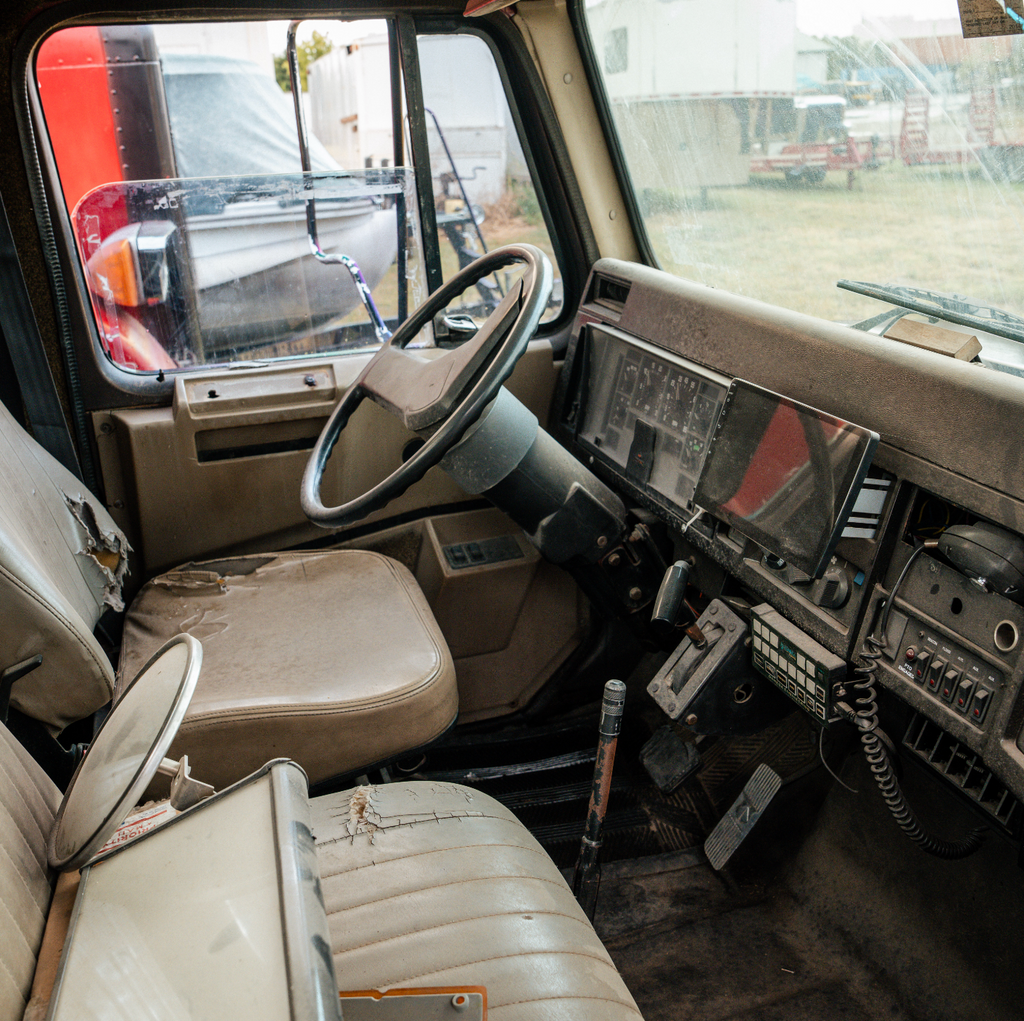 1996 INTERNATIONAL ROLLBACK | DEPOSIT ONLY